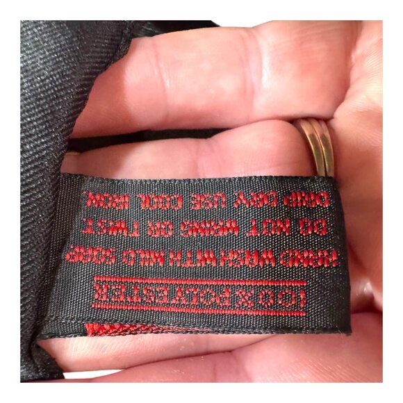 Elizabeth Arden Red Door Silk Scarf 32.5" Red & Black Chain Print Made In Italy - Picture 8 of 8